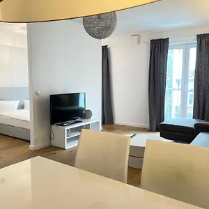 Aparthotel The Blessed &, Hamburg